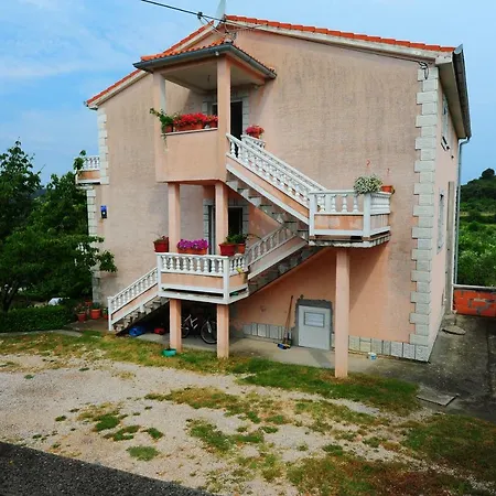 Apartmani Margeta Rab Town Exterior photo