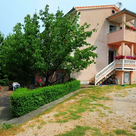 Apartmani Margeta Rab Town Exterior photo